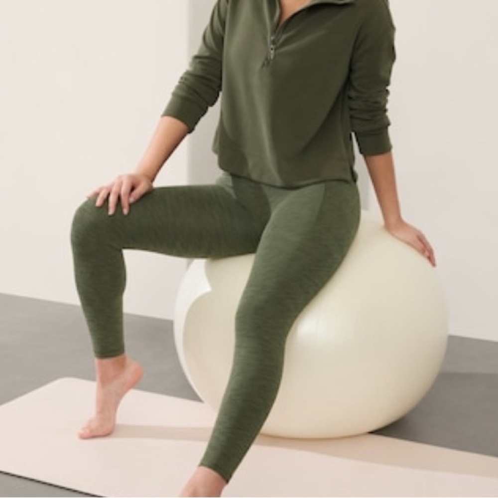 Athleta Salutation Stash 7/8 Tight Leggings